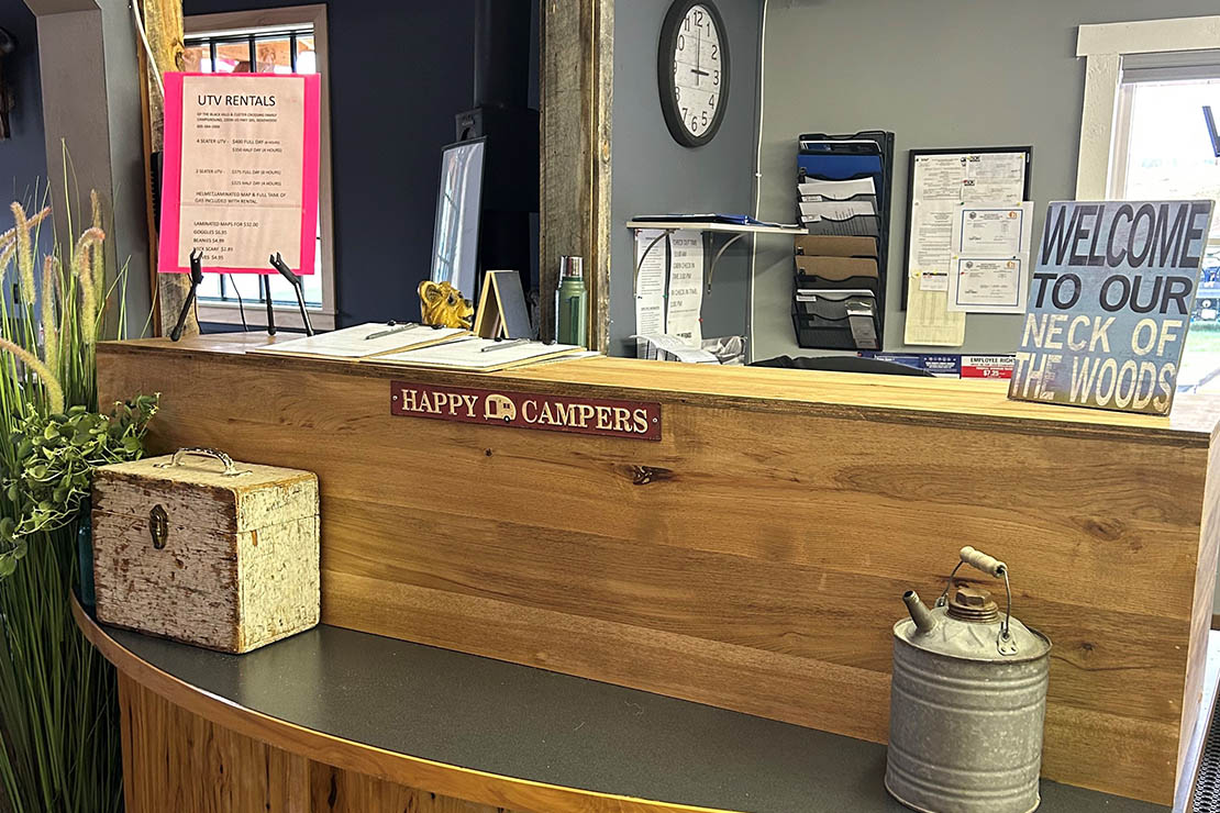 Custer Crossing Family Campground Front Desk 008