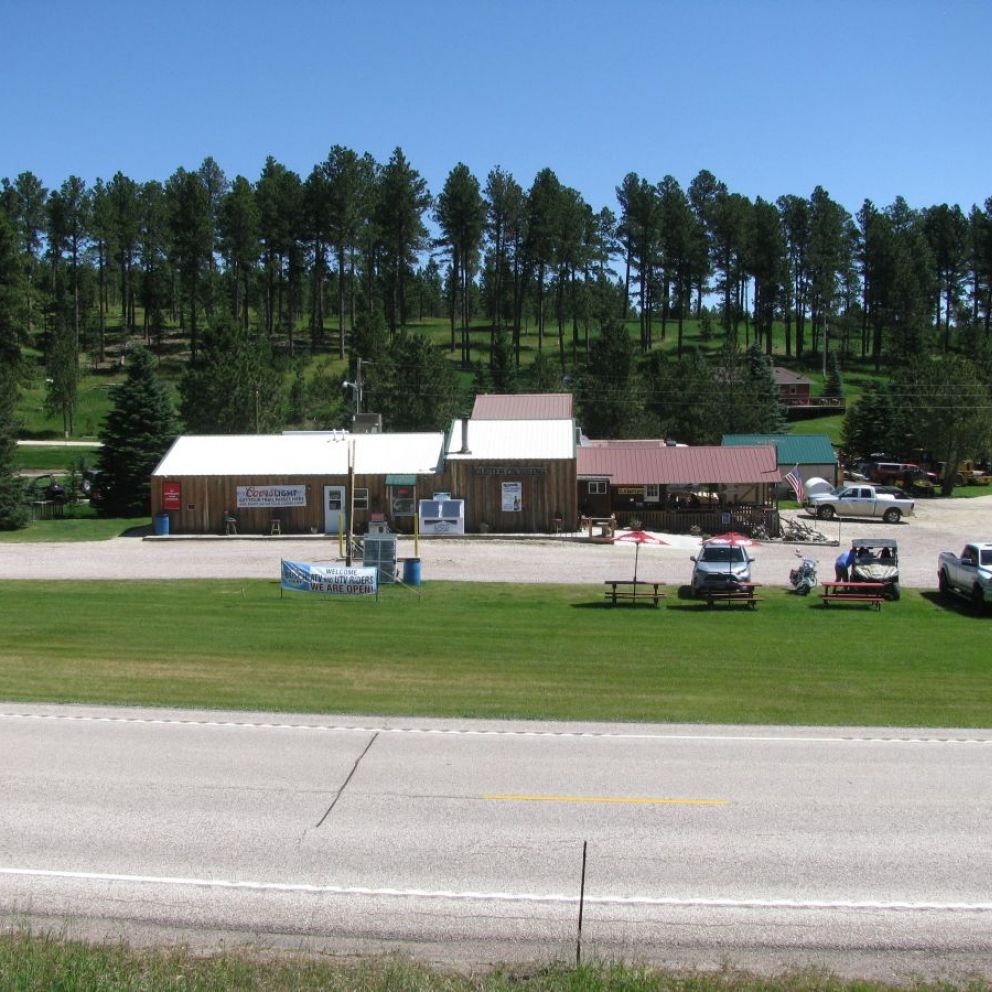 Custer Crossing Campground main building